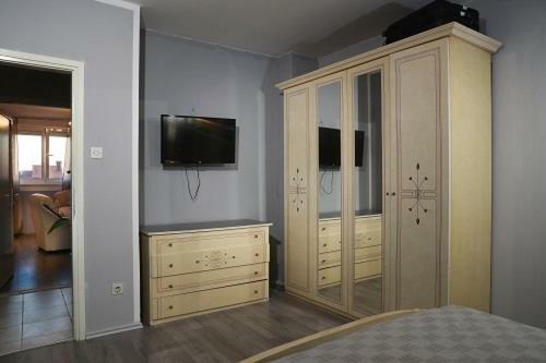 Apartment Laura Ровин Екстериор снимка